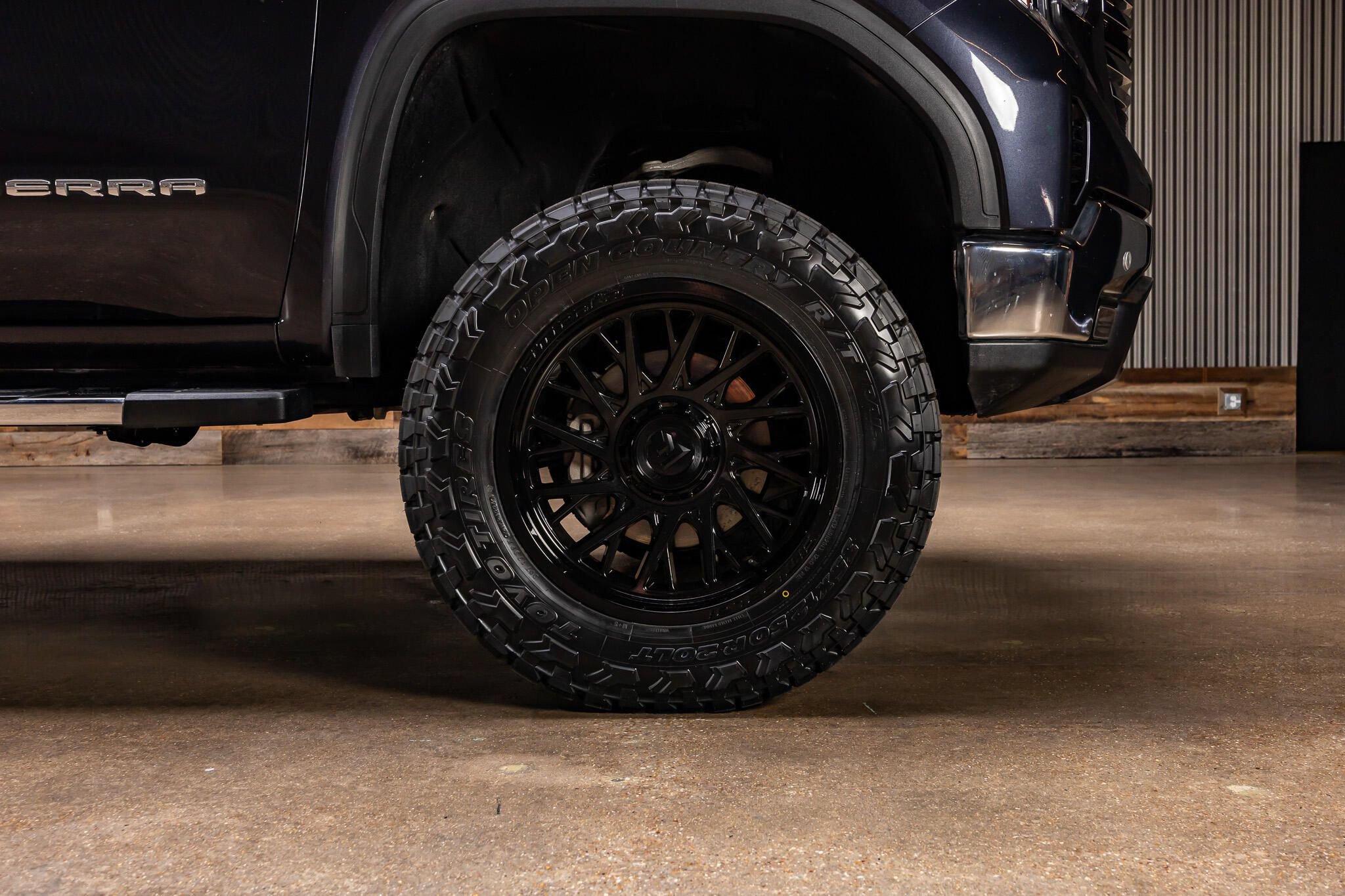 Used 2022 GMC Sierra 1500 SLT AWD/4WD image 12