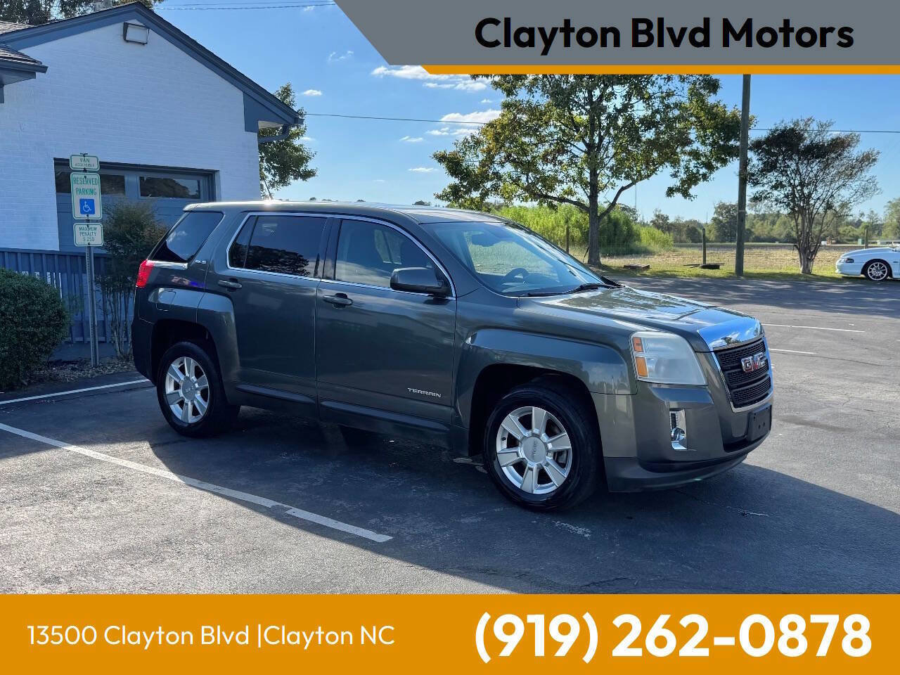 Used 2013 GMC Terrain SLE image 1