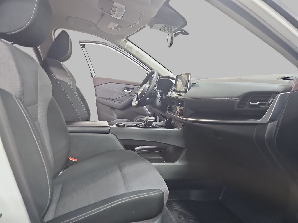 Used 2023 Nissan Rogue SV AWD/4WD image 13