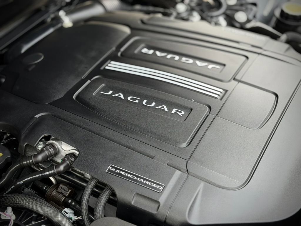 Used 2022 Jaguar F-TYPE P450 image 38