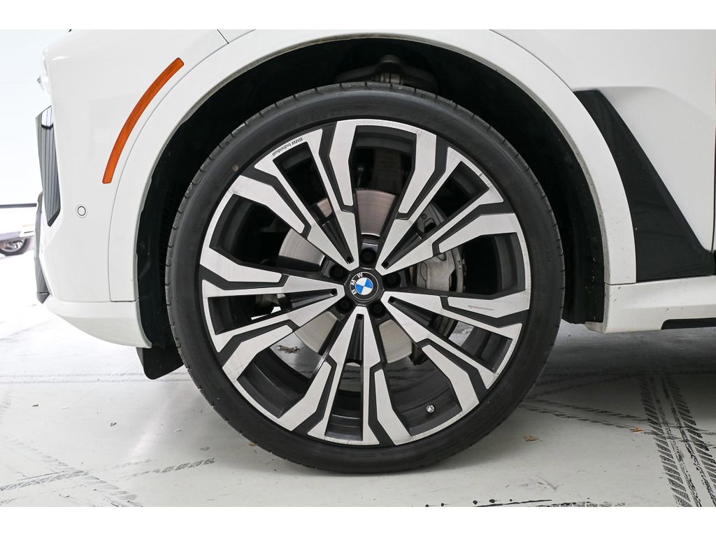 Used 2025 BMW X7 xDrive40i w/ Executive Package image 24