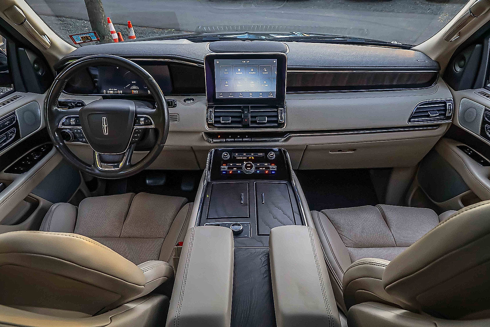 Used 2020 Lincoln Navigator Reserve w/ Luxury Package AWD/4WD image 20
