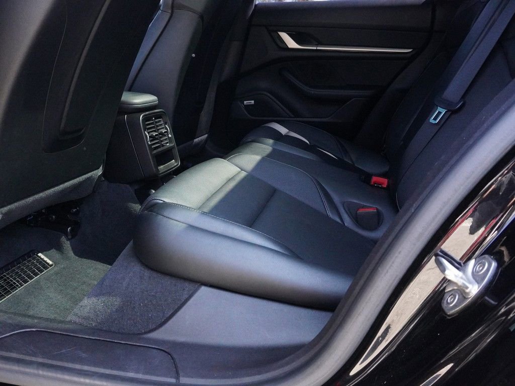 Used 2022 Porsche Taycan RWD image 37