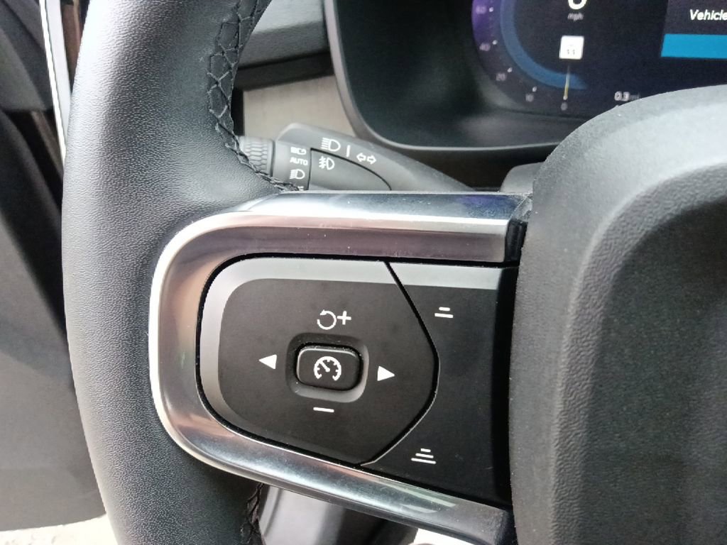 Used 2023 Volvo XC40 B5 Plus w/ Driver Assist Package image 18