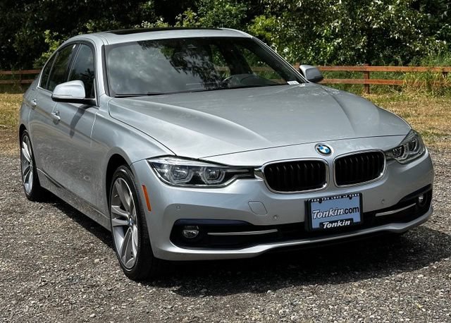 Used 2018 BMW 328d Sedan w/ Premium Package RWD image 2