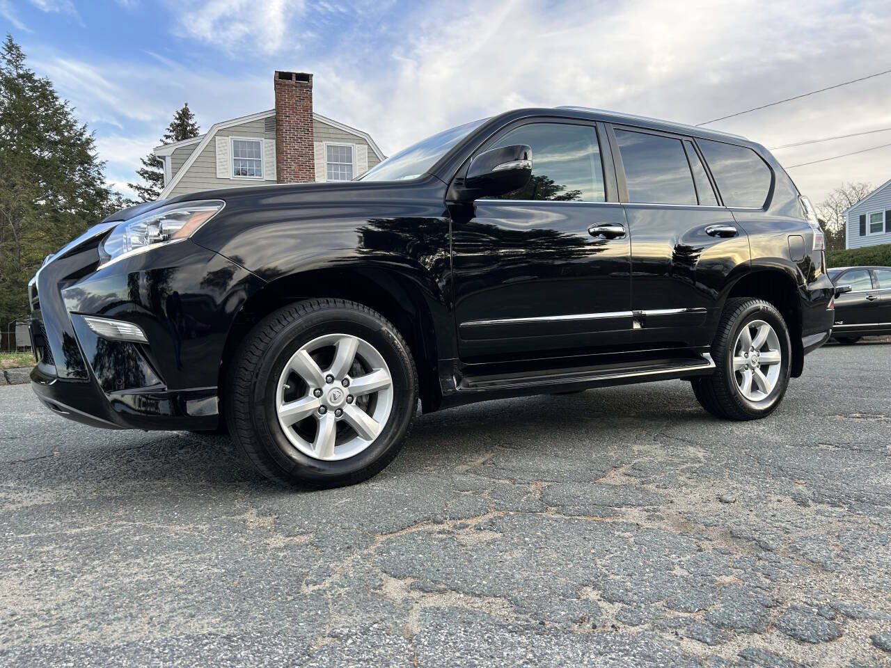 Used 2018 Lexus GX 460 image 32