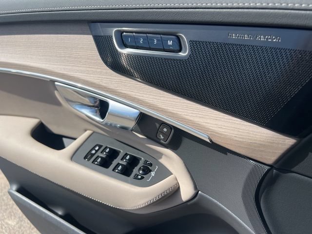 New 2026 Volvo XC90 B6 Plus w/ Protection Package Premier AWD/4WD image 22
