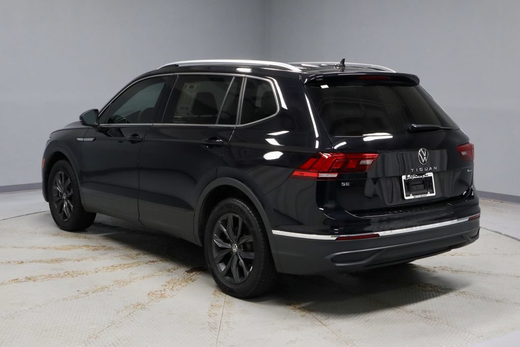 Used 2024 Volkswagen Tiguan SE w/ Panoramic Sunroof Package AWD/4WD image 10