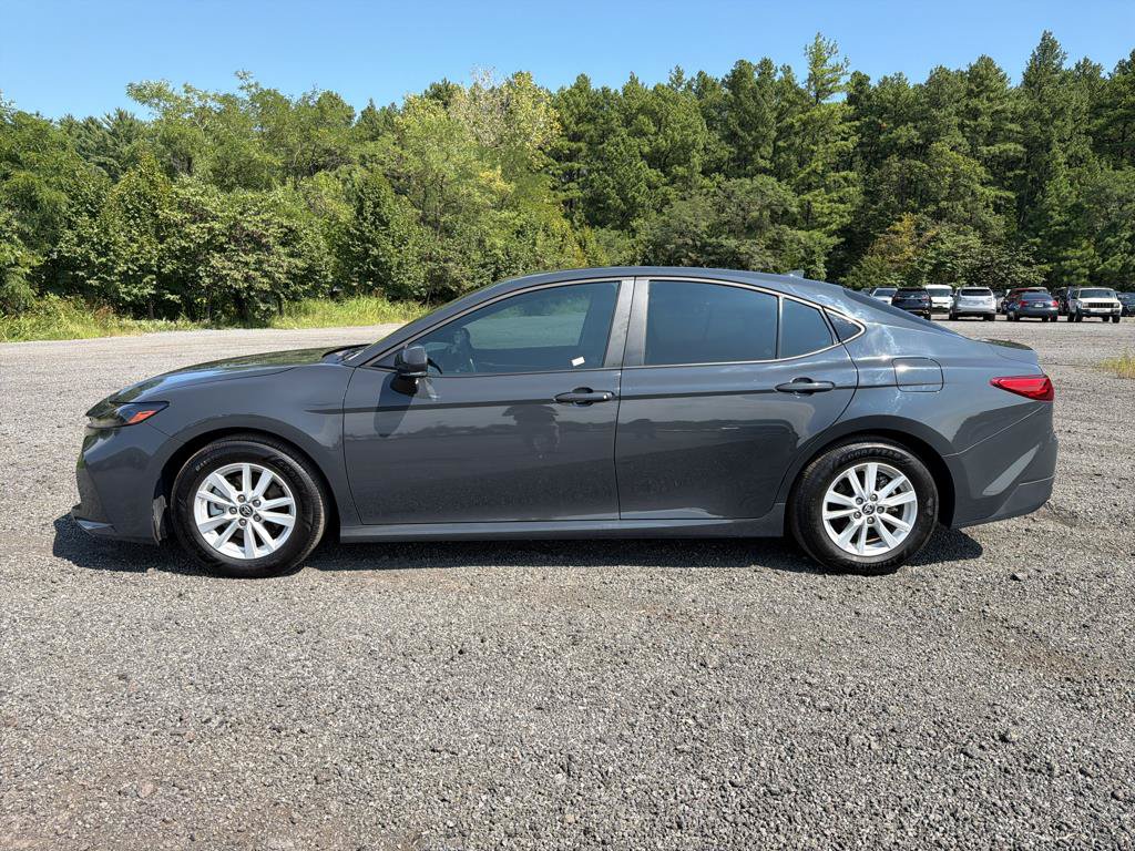 Used 2025 Toyota Camry LE w/ Convenience Package FWD image 4