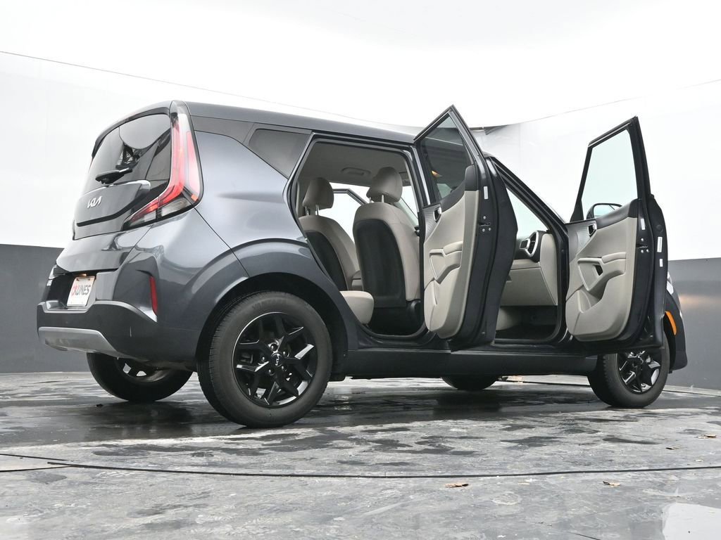 Used 2025 Kia Soul LX w/ LX Technology Package image 92
