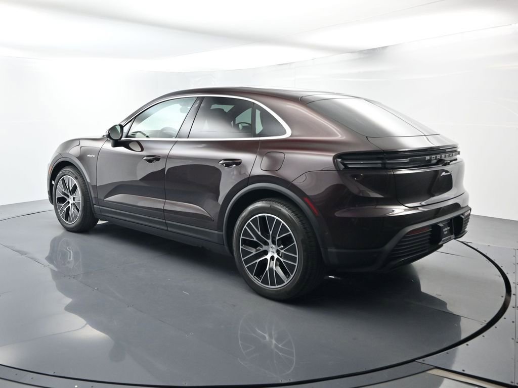 Certified 2025 Porsche Macan 4 Electric image 3