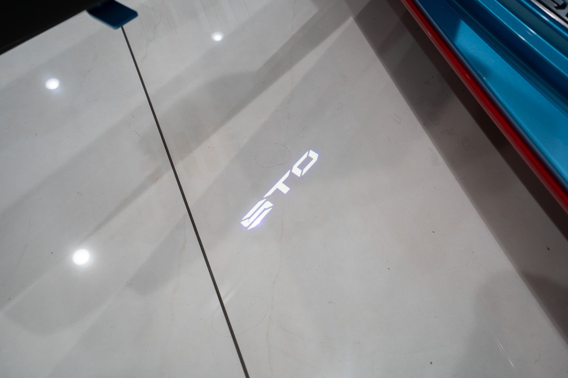 Used 2023 Lamborghini Huracan STO RWD image 7