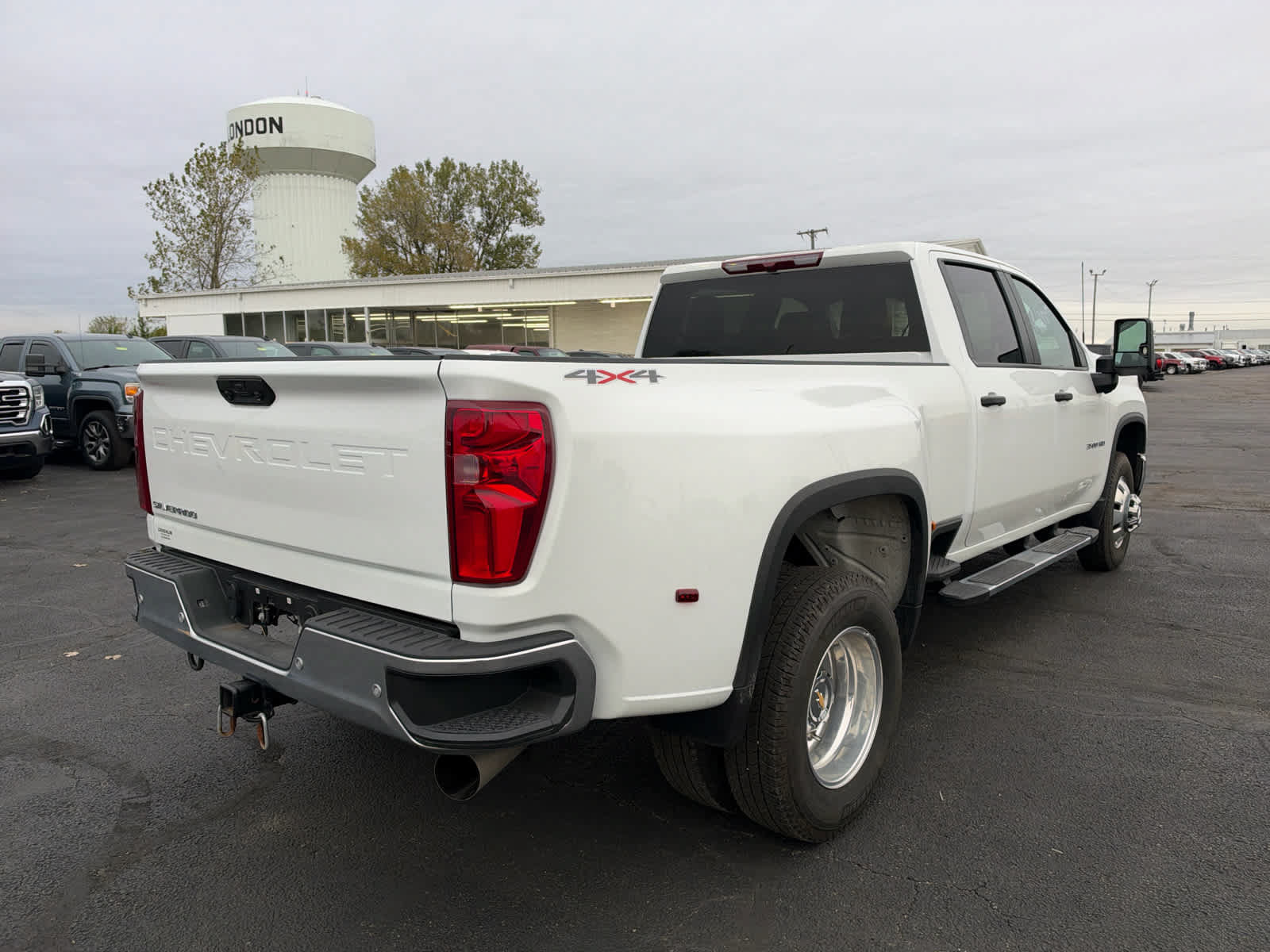 Certified 2026 Chevrolet Silverado 3500 W/T w/ WT/CX Safety Package AWD/4WD image 5