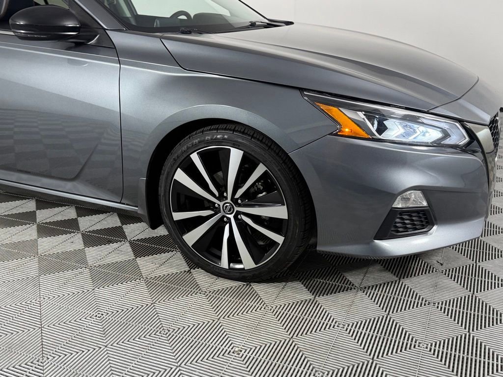 Used 2020 Nissan Altima 2.0 SR FWD image 11