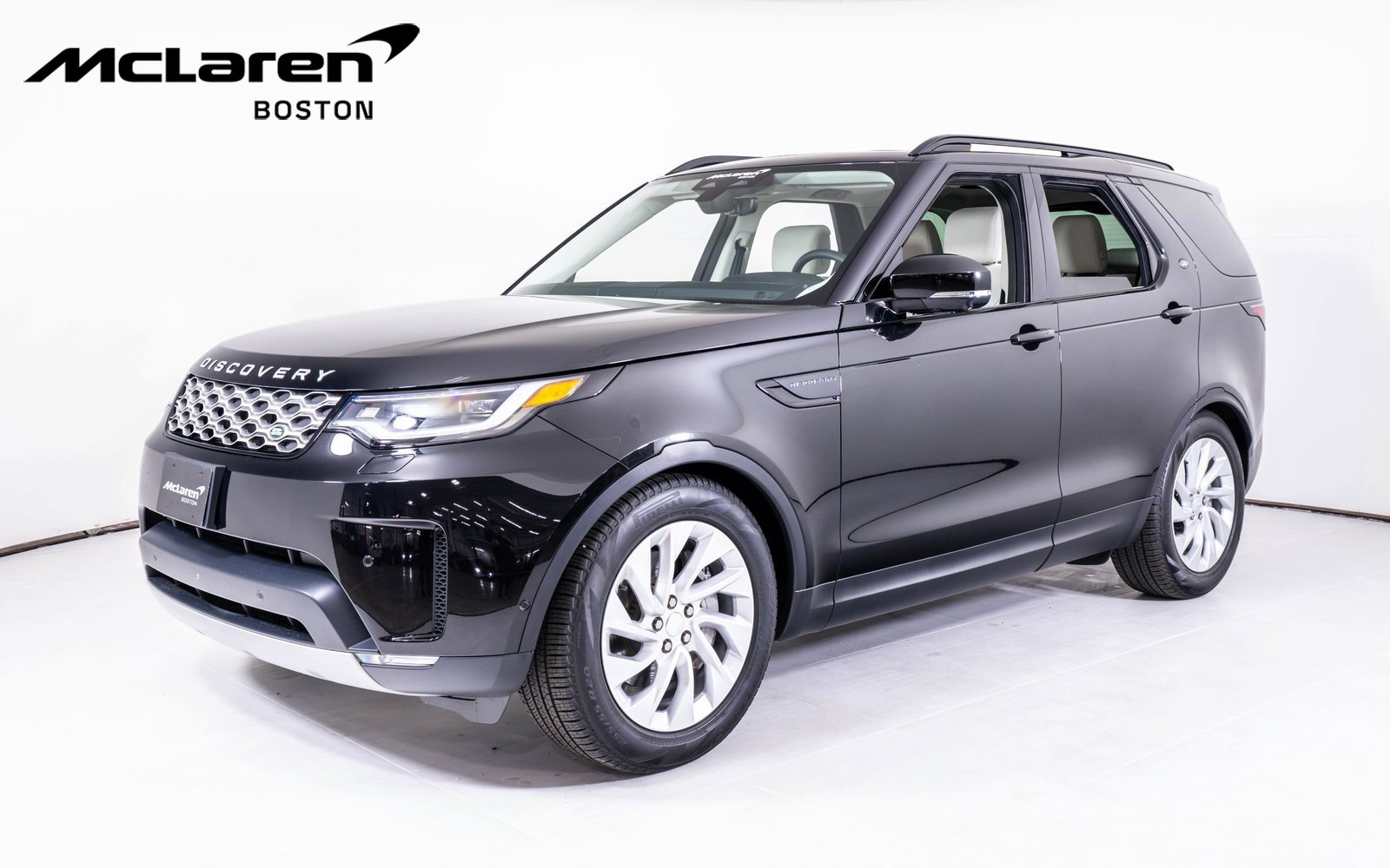 Used 2025 Land Rover Discovery S image 1