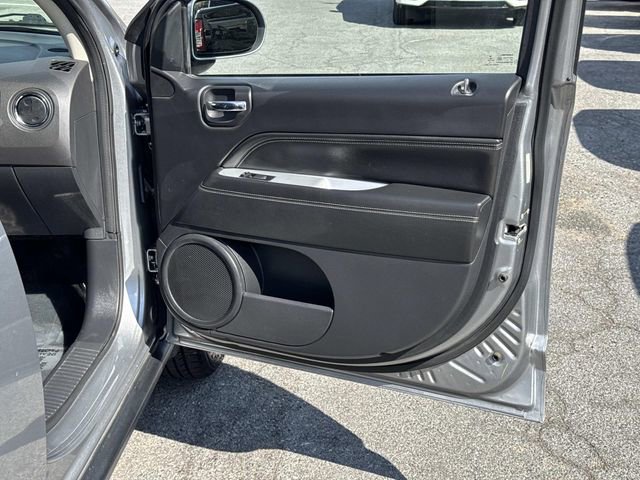 Used 2016 Jeep Compass High Altitude image 10