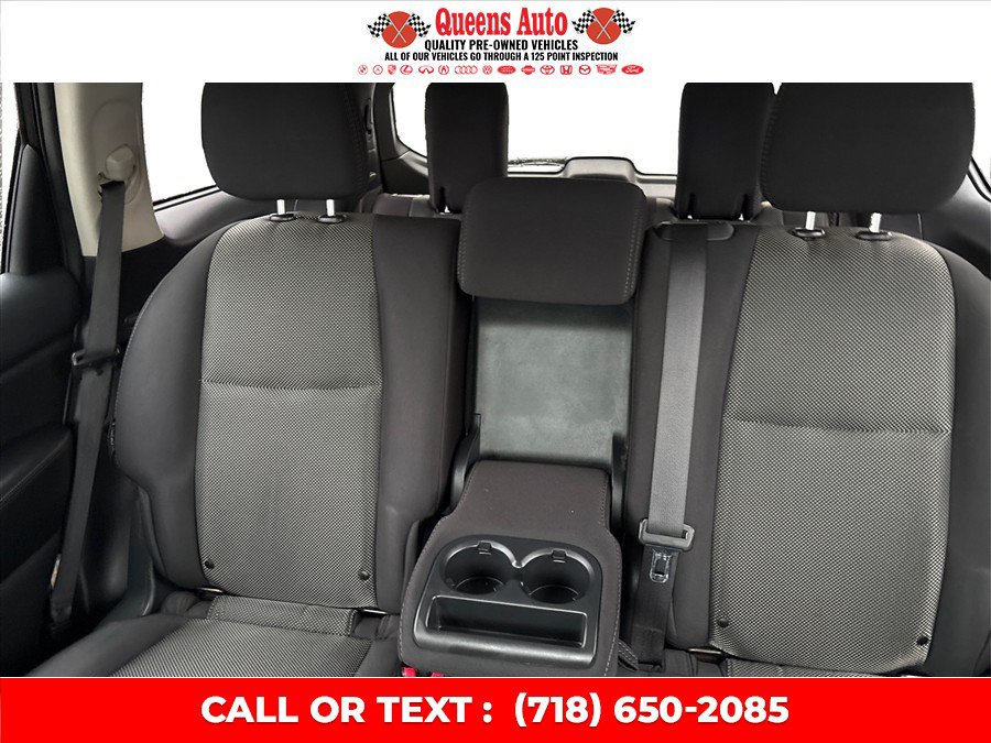 Used 2019 Nissan Pathfinder S AWD/4WD image 16