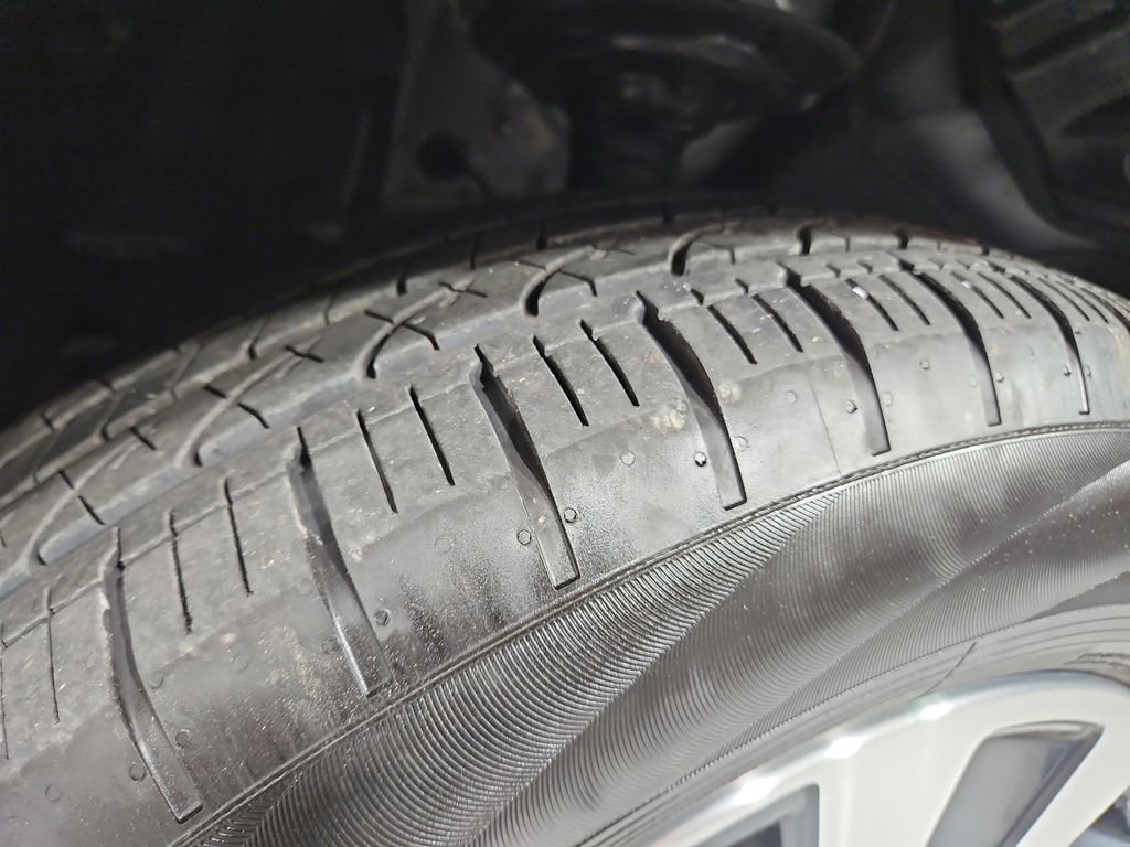 Certified 2025 Subaru Outback Limited image 30