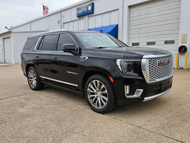 Used 2022 GMC Yukon Denali w/ Denali Ultimate Package image 3
