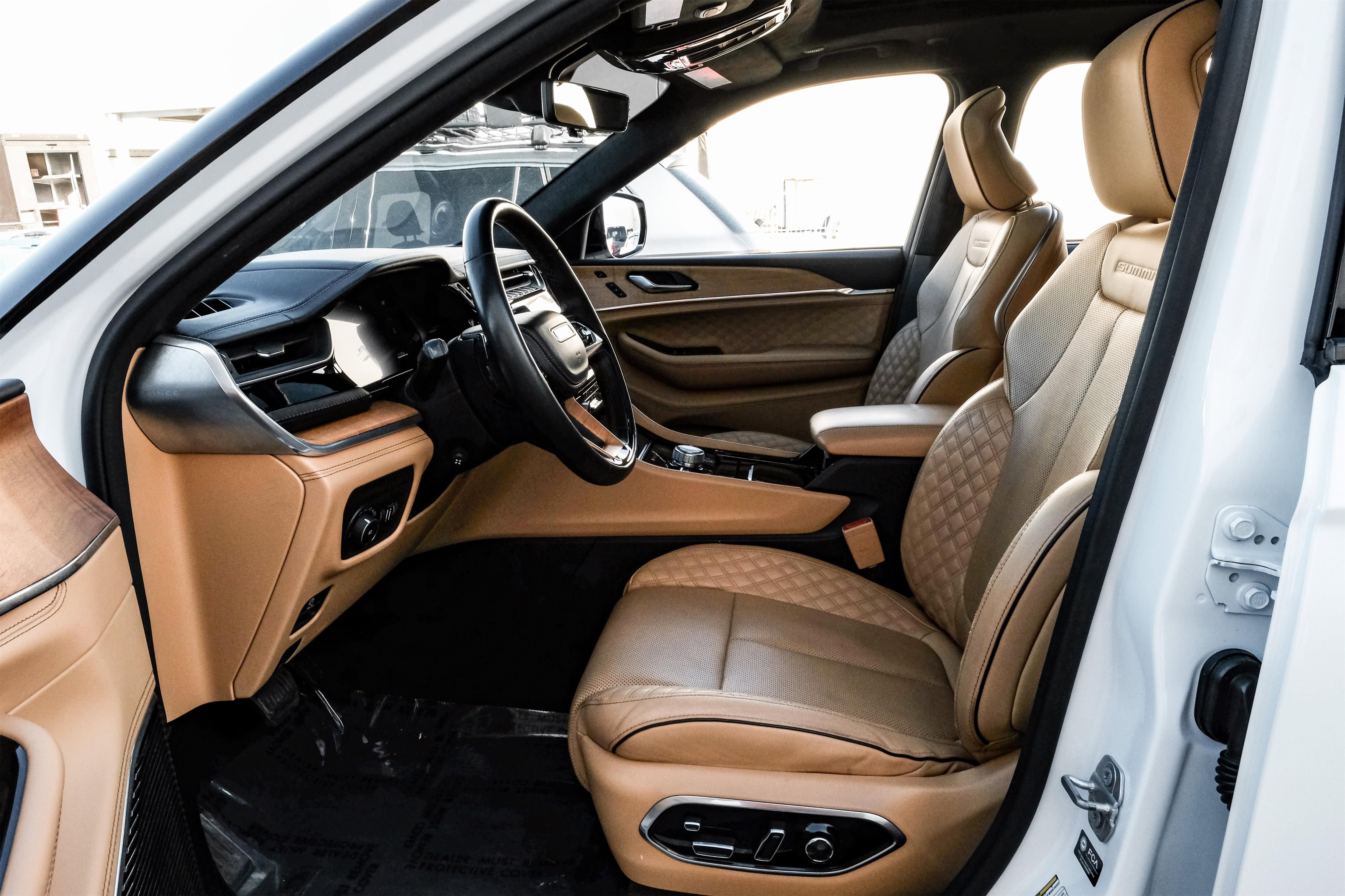 Used 2022 Jeep Grand Cherokee L Summit image 3