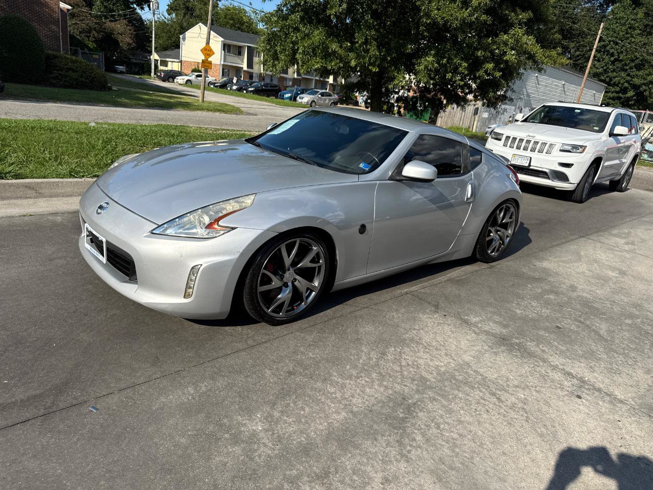Used 2014 Nissan 370Z Coupe w/ Sport Package RWD image 9