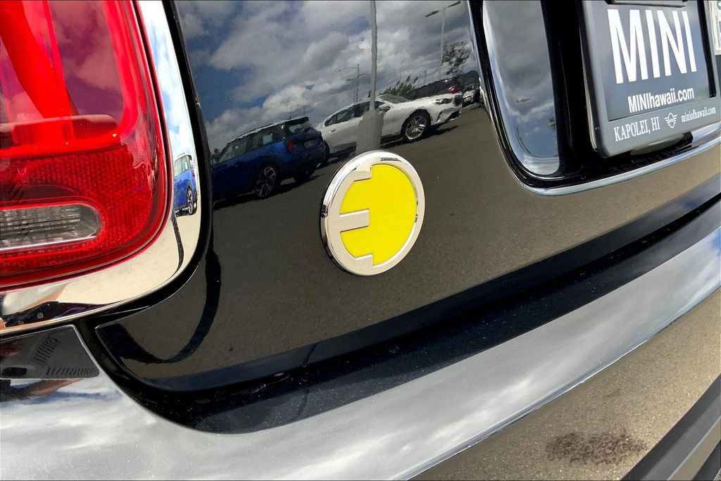 Certified 2024 MINI Cooper SE image 9