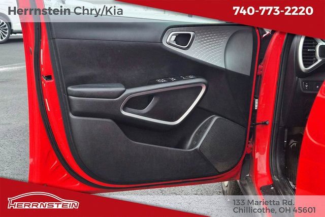 Used 2022 Kia Soul LX image 15