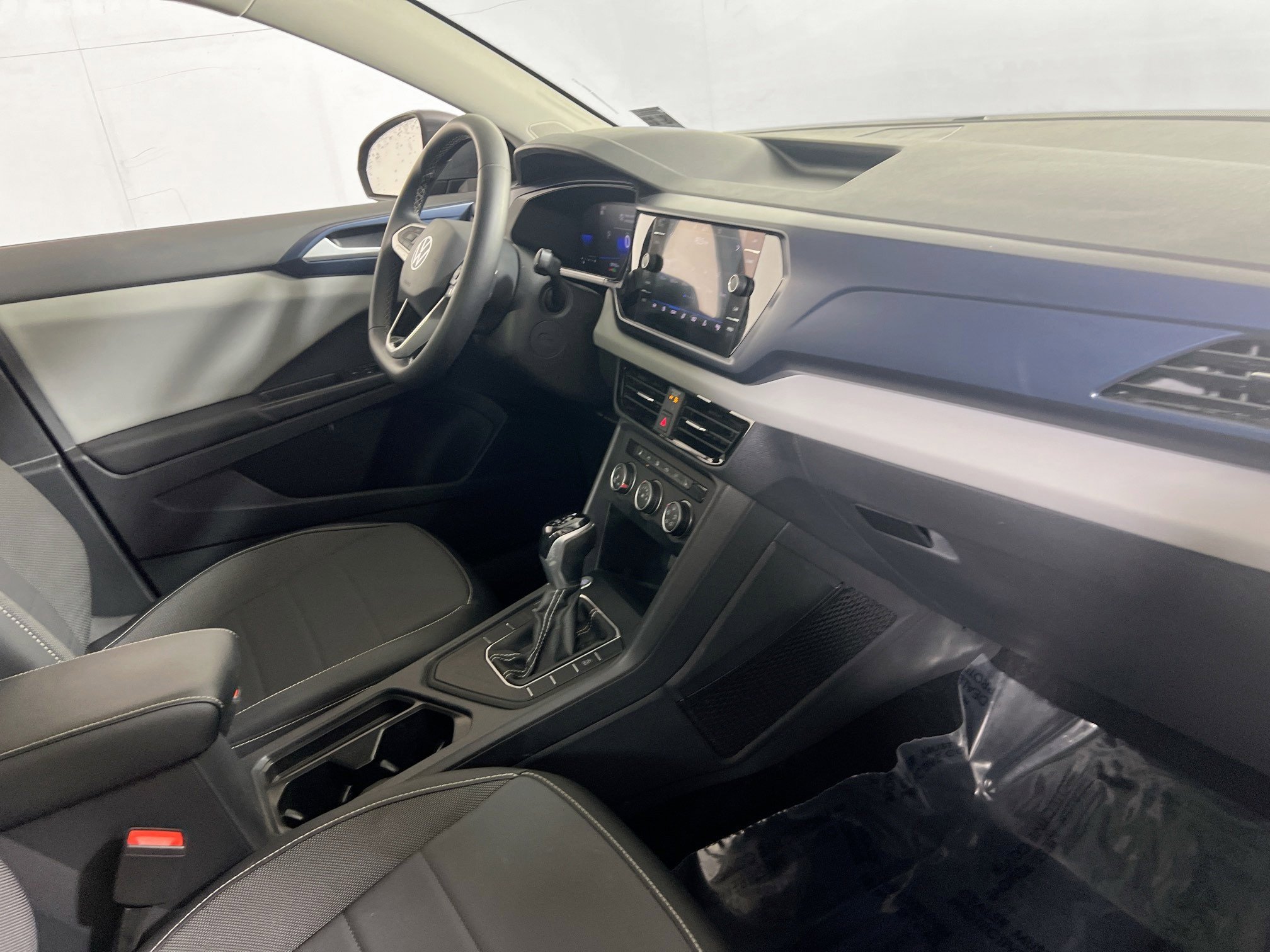 Used 2022 Volkswagen Taos SE FWD image 28