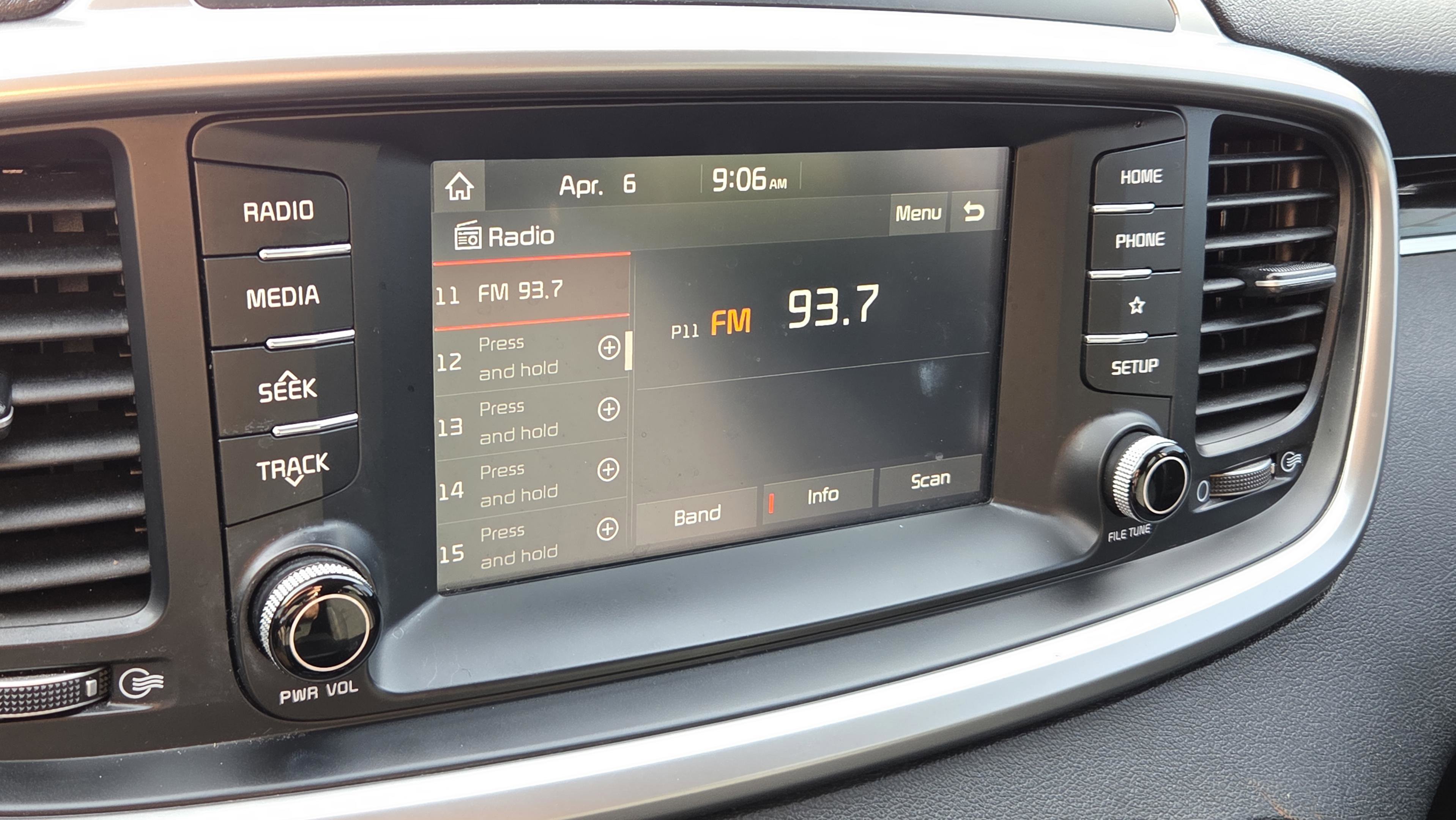 Used 2020 Kia Sorento LX image 20