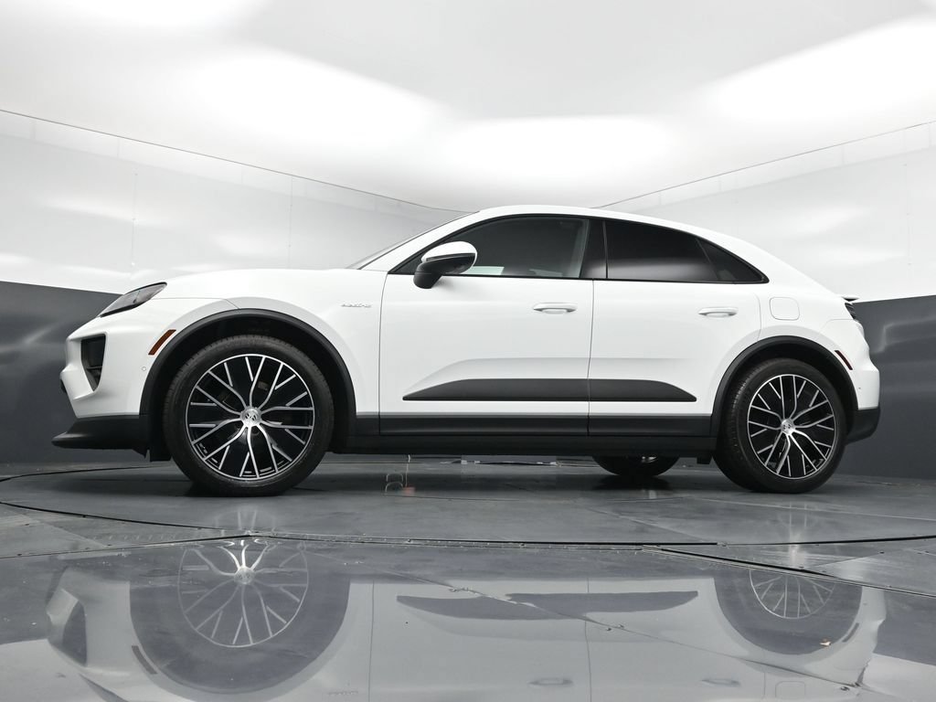 New 2026 Porsche Macan 4 Electric AWD/4WD image 21