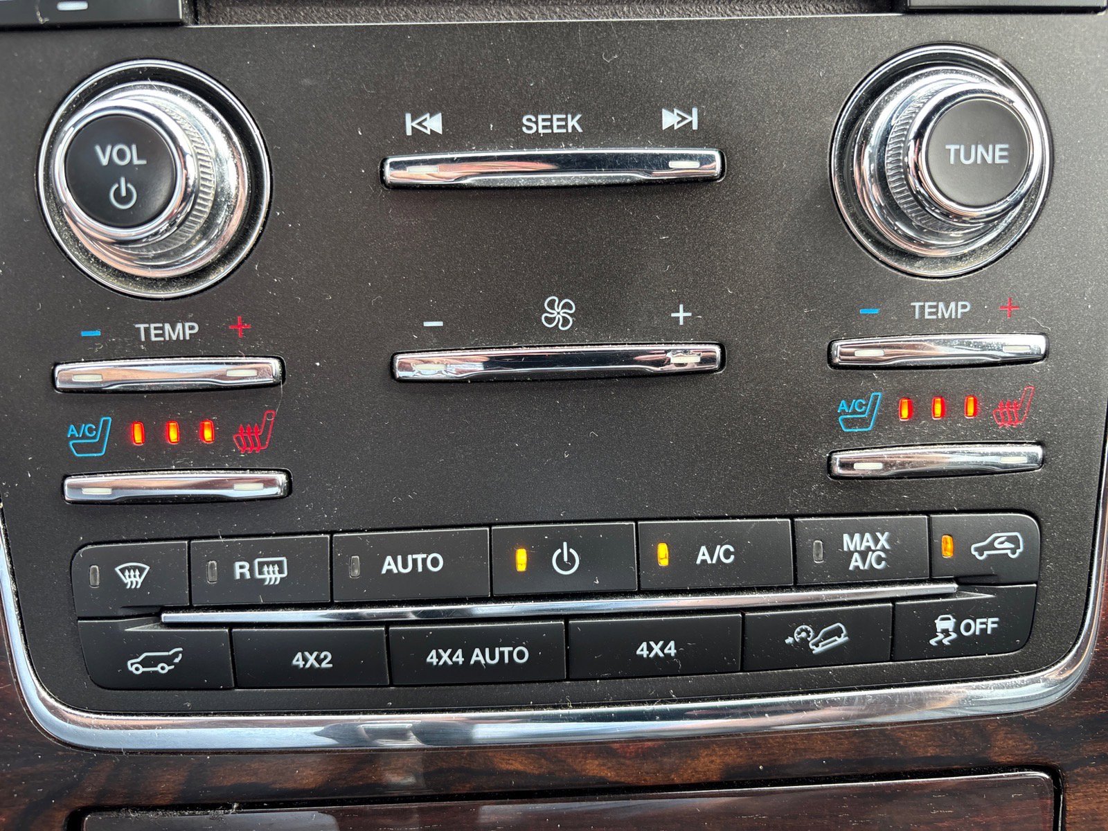 Used 2017 Lincoln Navigator L Reserve AWD/4WD image 40