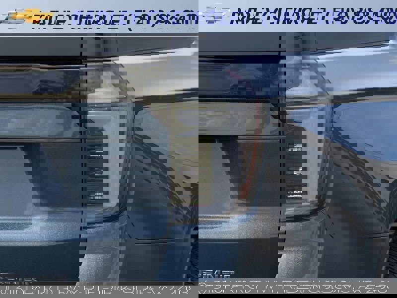 New 2025 Chevrolet Suburban Premier image 11