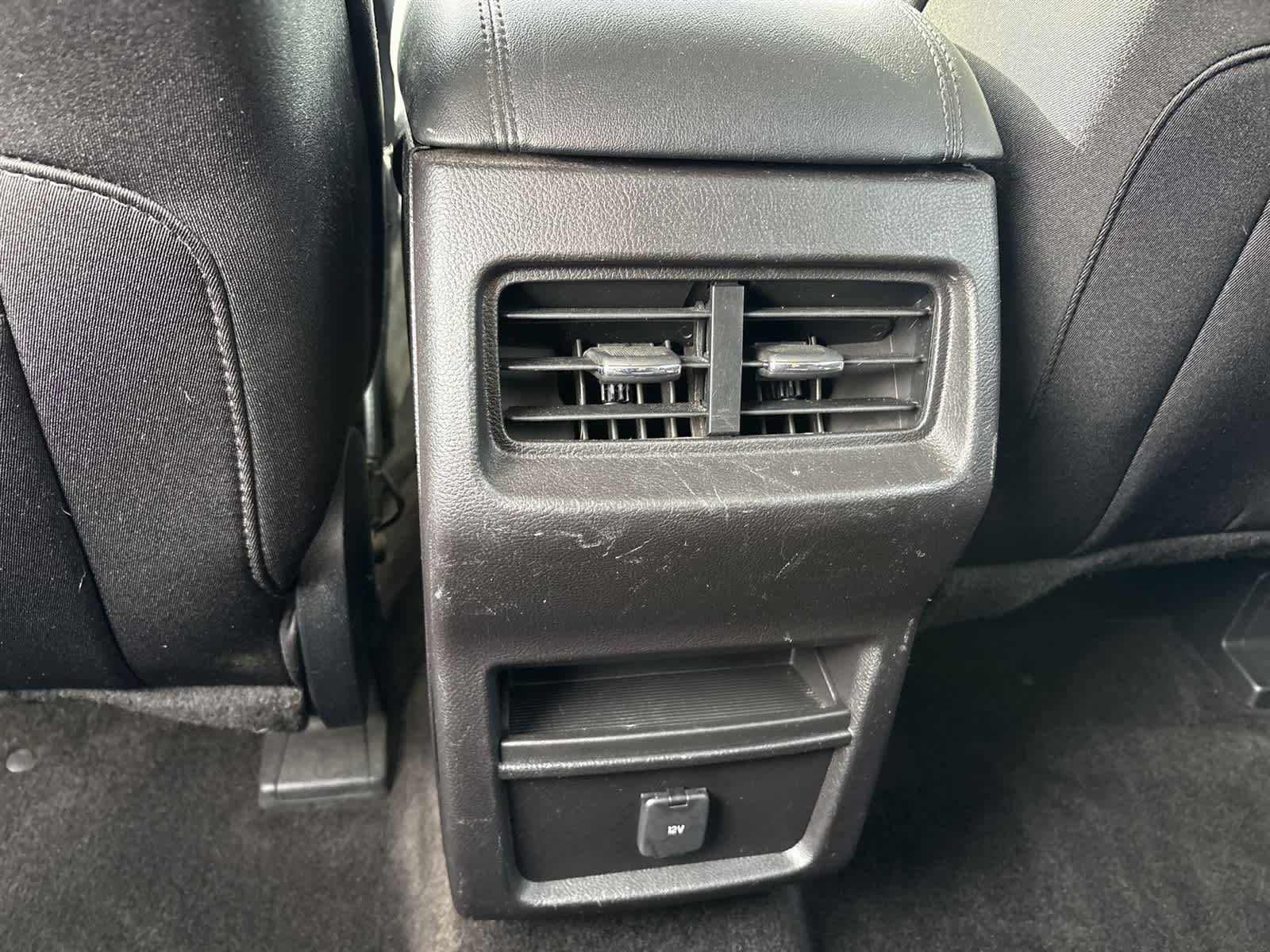 Used 2018 Ford Edge SE FWD image 20