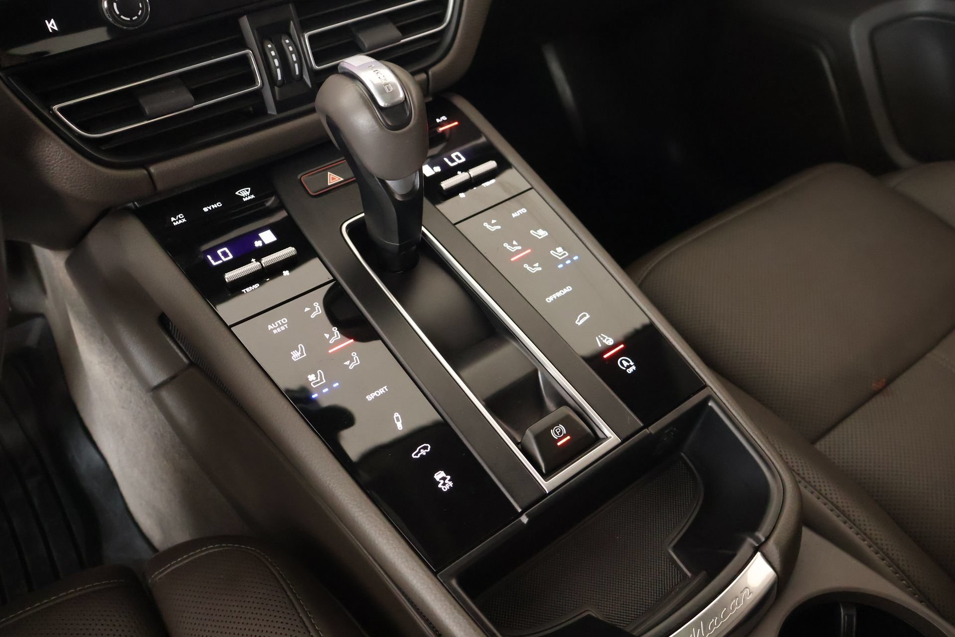 Used 2023 Porsche Macan S AWD/4WD image 8