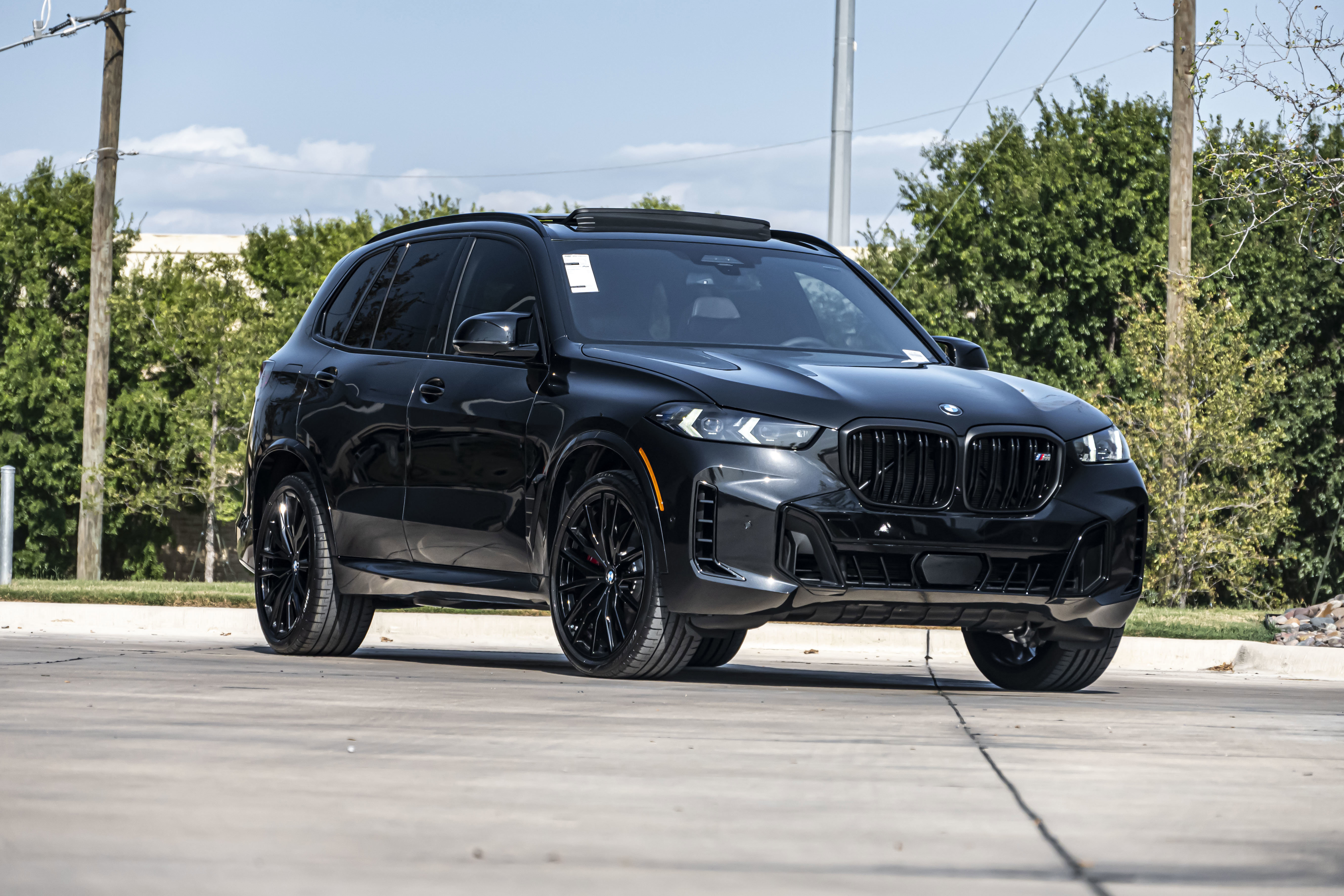 New 2026 BMW X5 M60i image 2