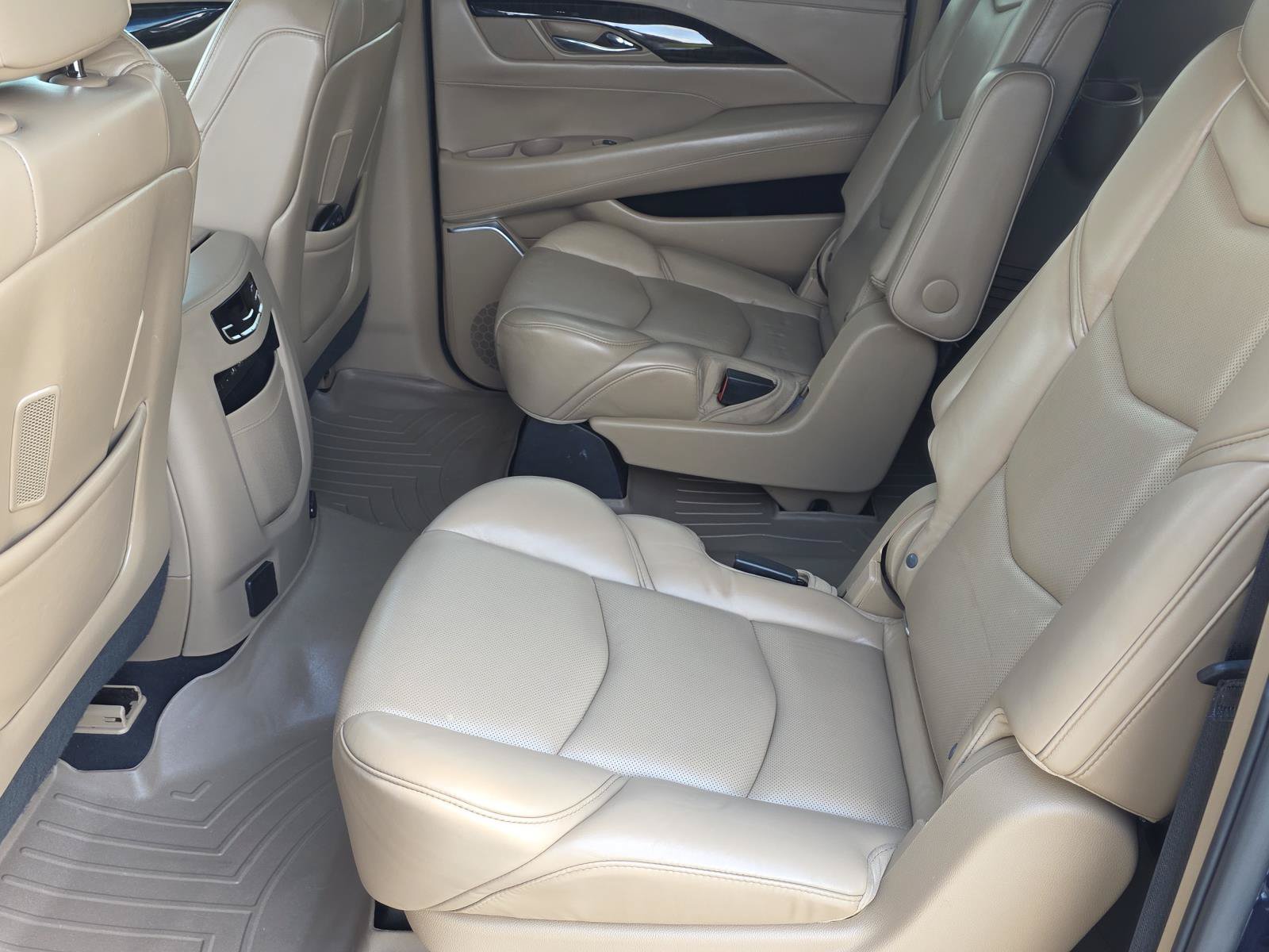Used 2020 Cadillac Escalade ESV Platinum AWD/4WD image 27