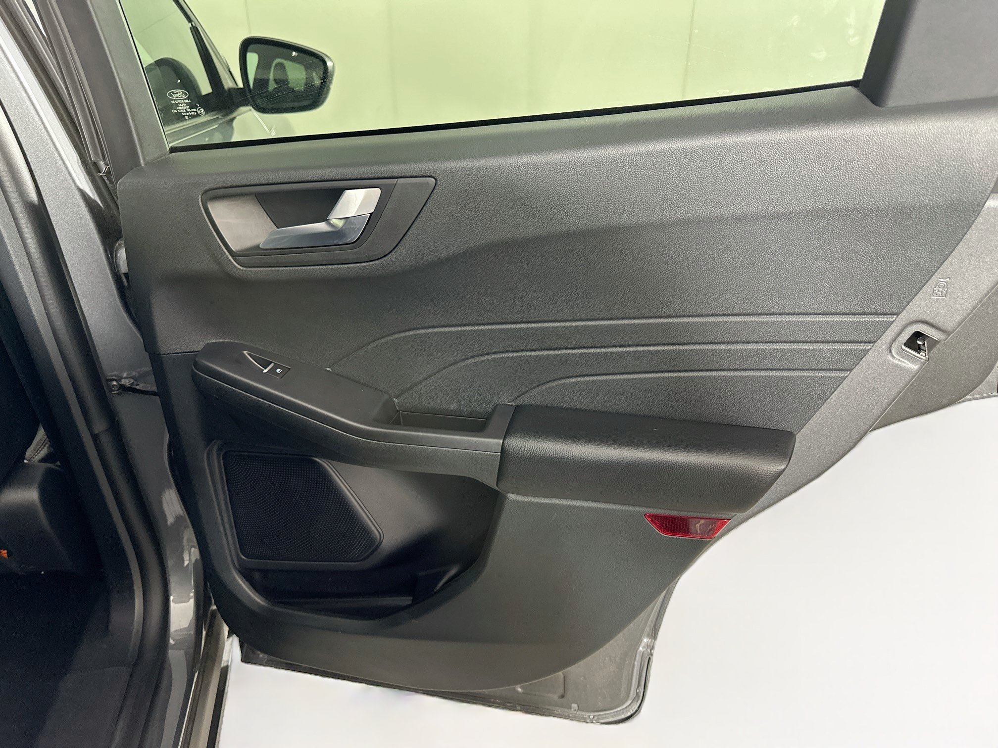 Used 2025 Ford Escape ST-Line FWD image 28