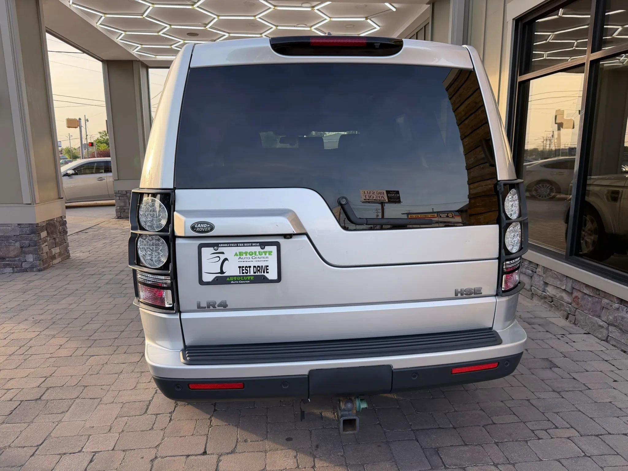 Used 2015 Land Rover LR4 HSE AWD/4WD image 5