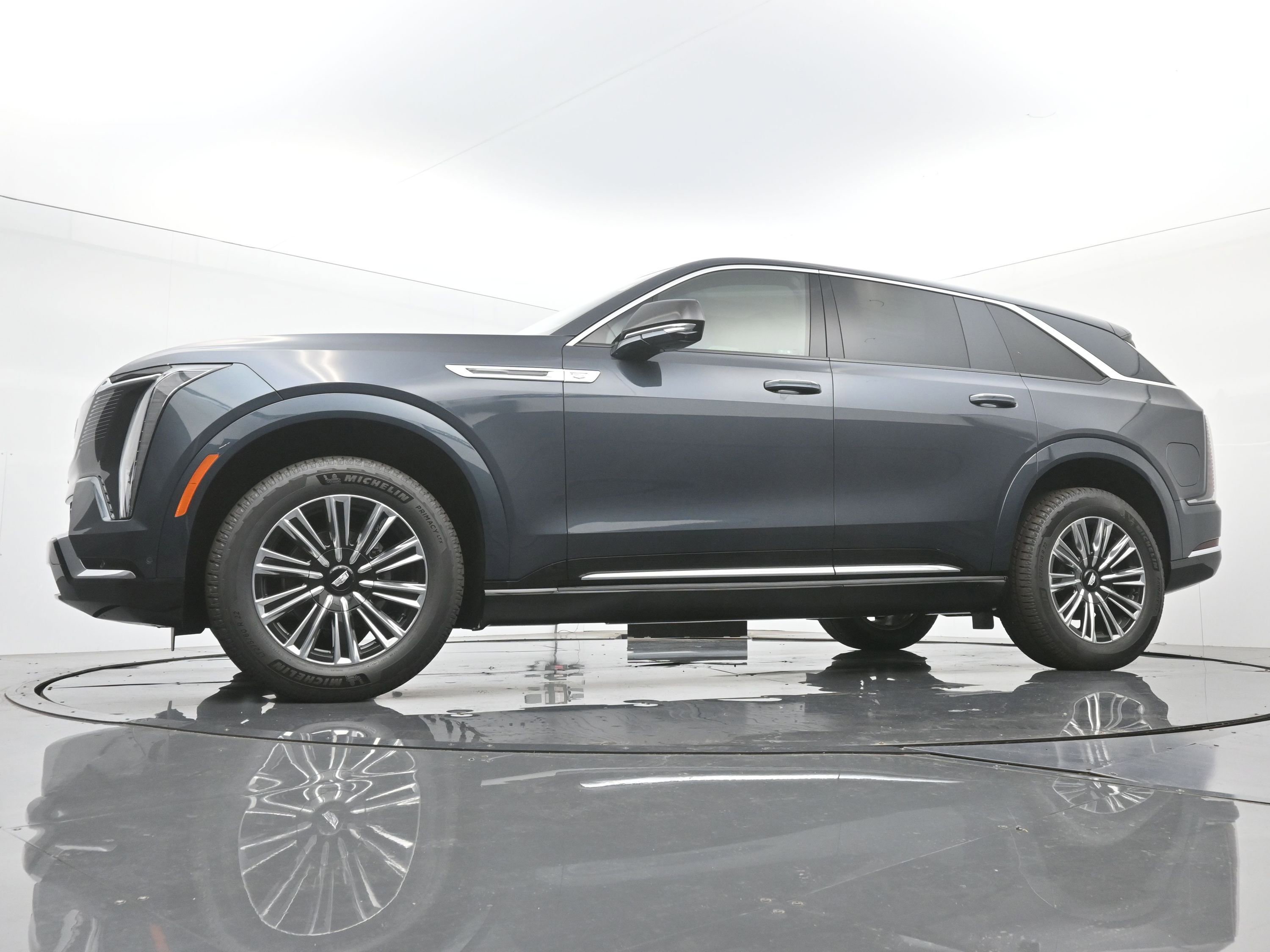 New 2026 Cadillac Escalade IQ Luxury 1 w/ LPO, Floor Liner Package image 16