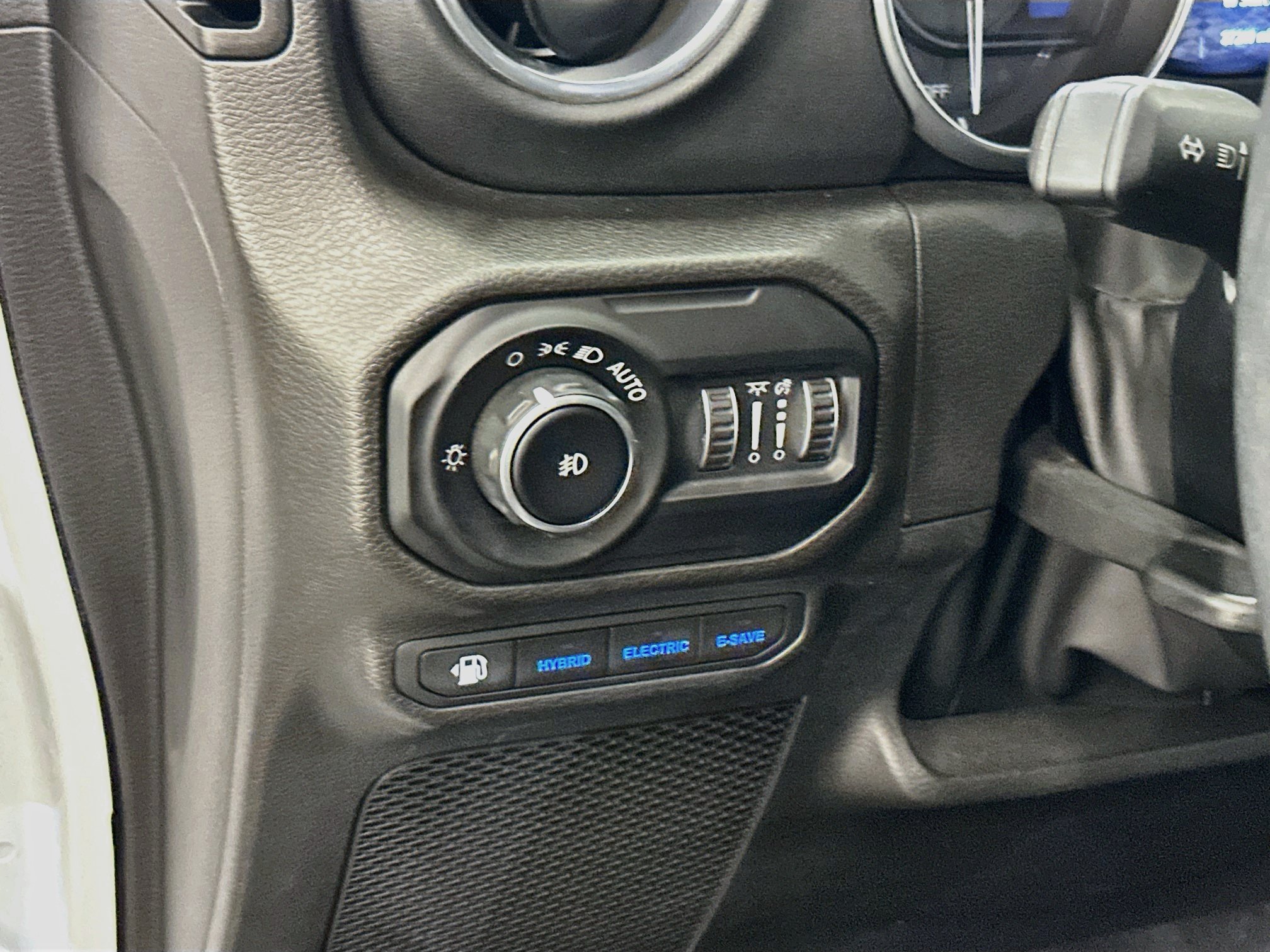 Used 2022 Jeep Wrangler Unlimited Sahara AWD/4WD image 17