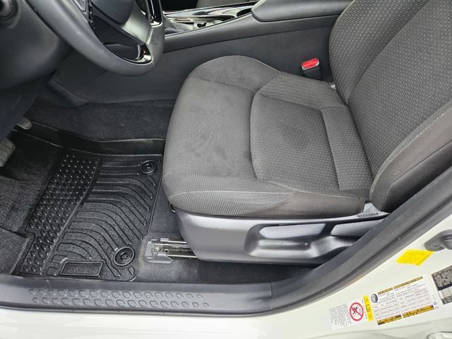 Used 2019 Toyota C-HR XLE FWD image 19