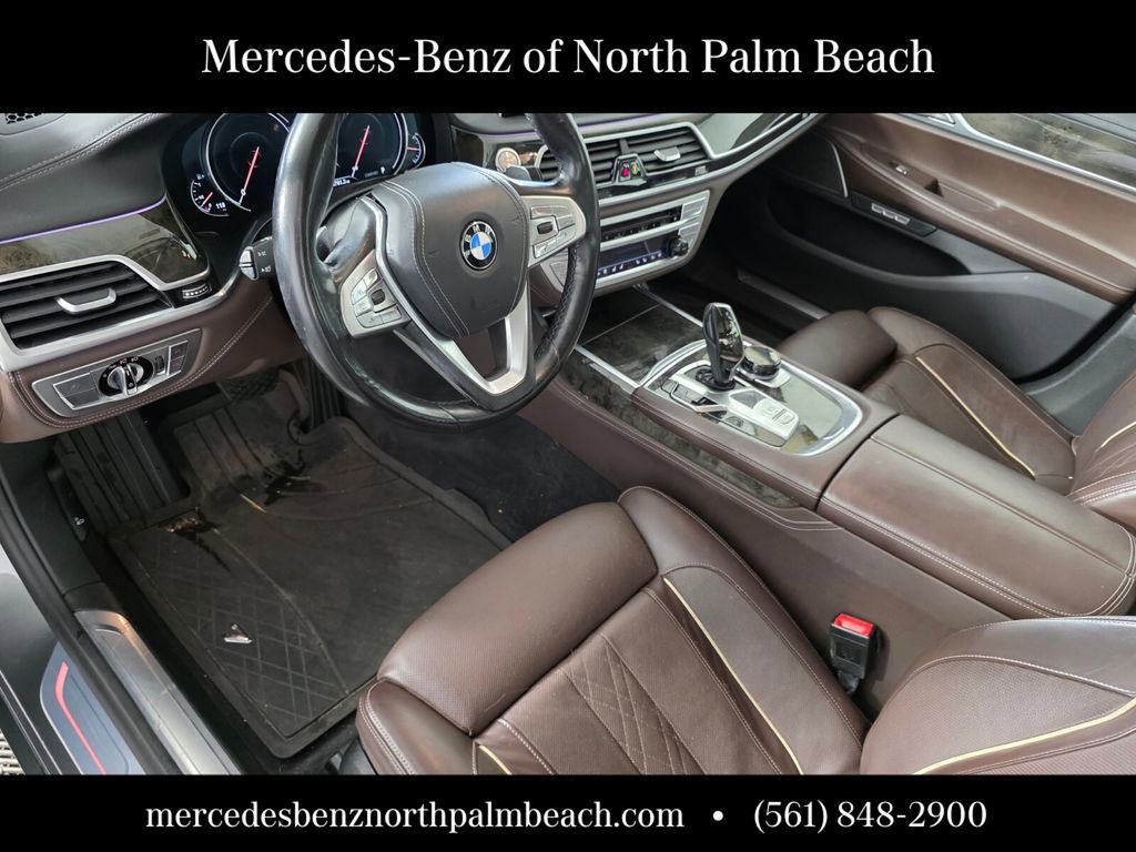 Used 2017 BMW 740i xDrive image 10