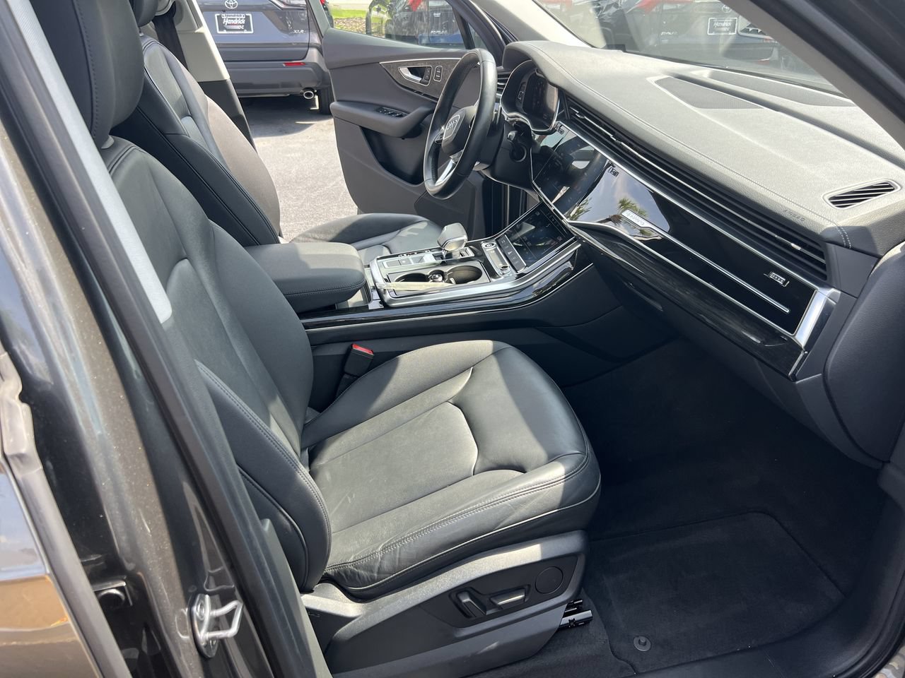 Used 2023 Audi Q7 2.0T Premium w/ Convenience Package AWD/4WD image 35