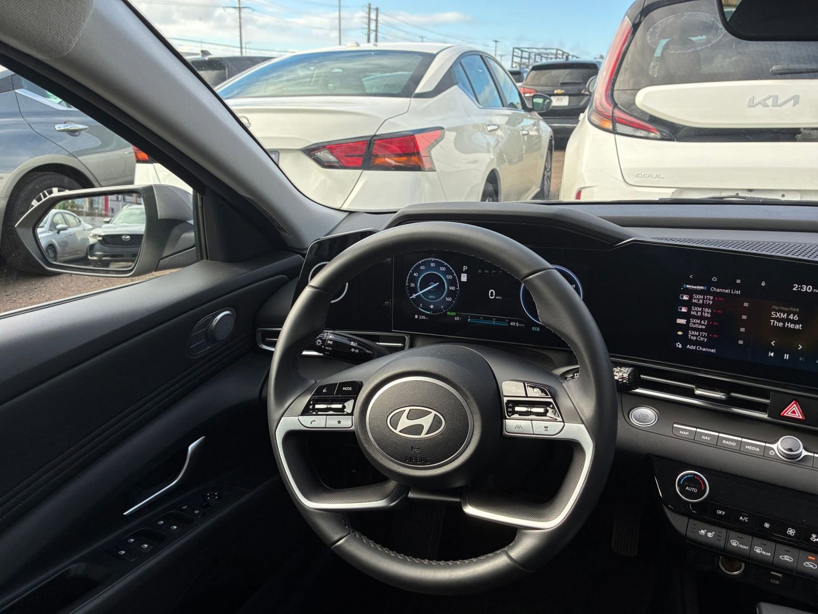 Used 2025 Hyundai Elantra Limited FWD image 36