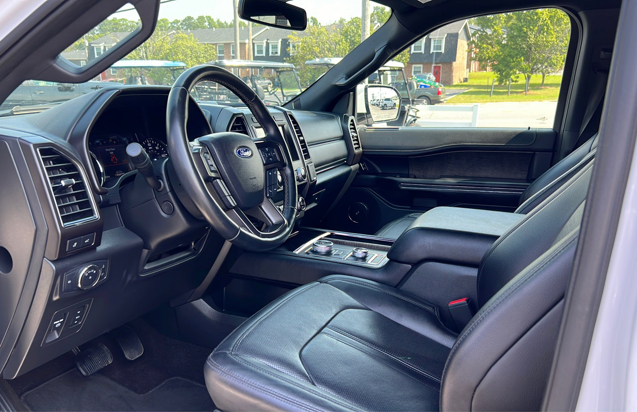 Used 2021 Ford Expedition Max Limited image 12