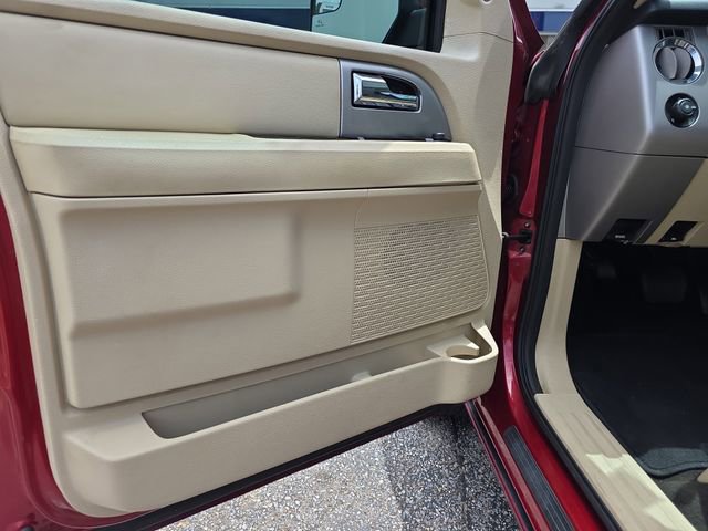 Used 2017 Ford Expedition Limited w/ Equipment Group 301A RWD image 16