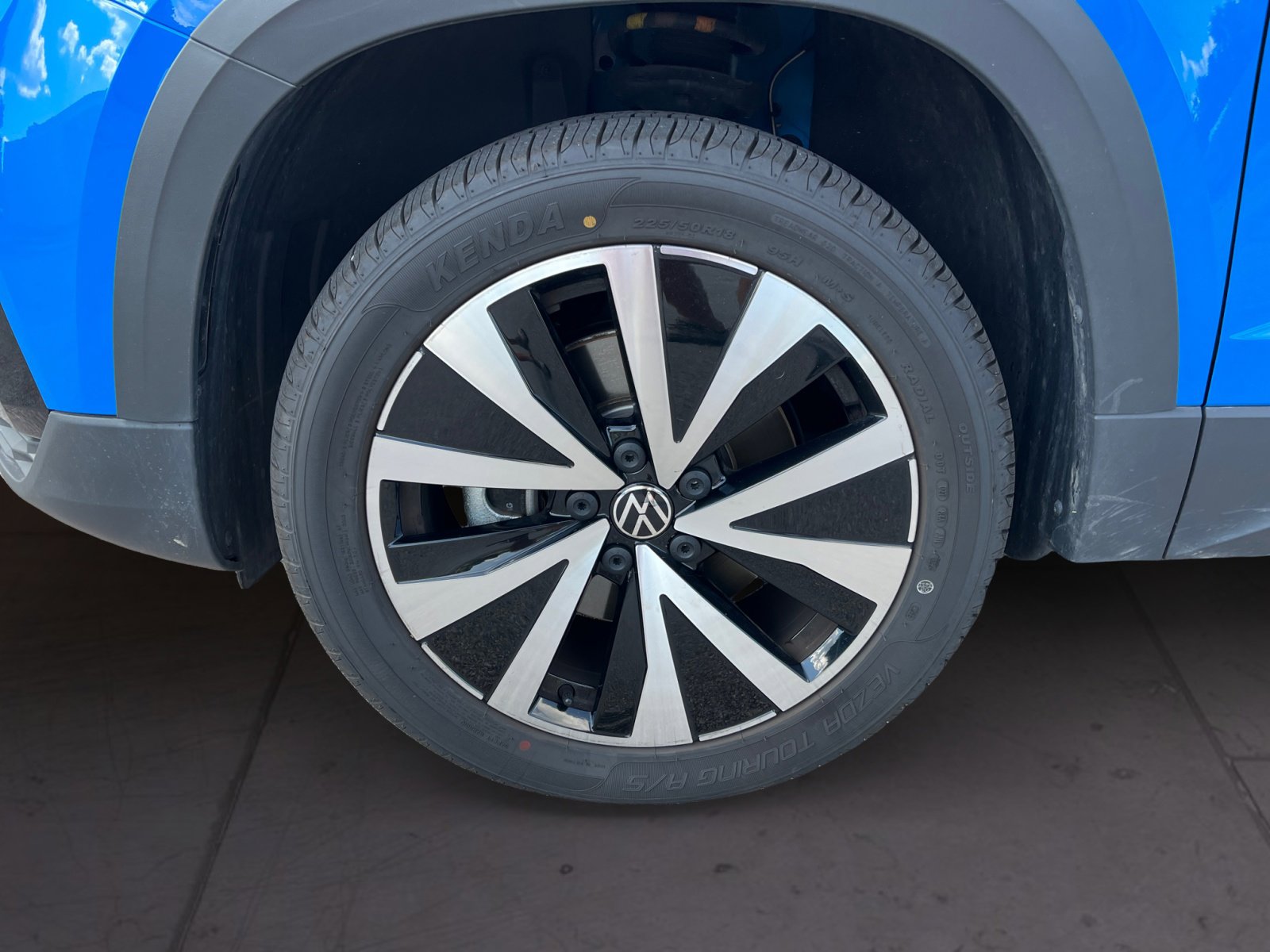 Used 2022 Volkswagen Taos SE w/ Panoramic Sunroof Package image 17