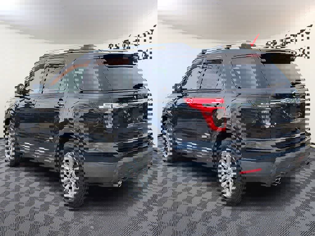 Used 2013 Ford Explorer XLT FWD image 6