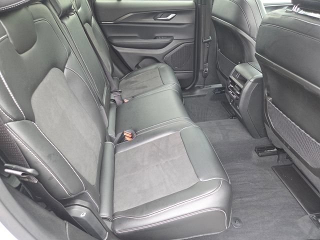 Used 2024 Jeep Grand Cherokee Altitude AWD/4WD image 5