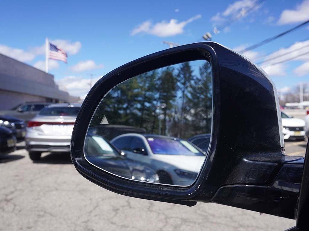 Used 2022 BMW X4 xDrive30i w/ M Sport Package image 34